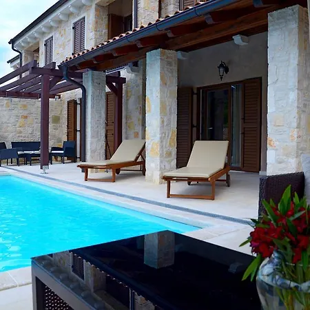 Luxury Bernarda Villa